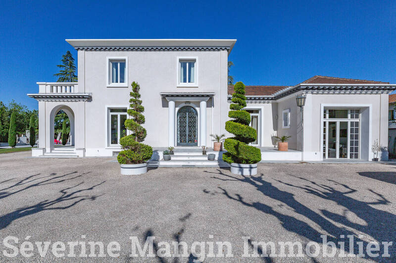 Vente maison 7 pièces 225 m² à Romans-sur-Isère 26100