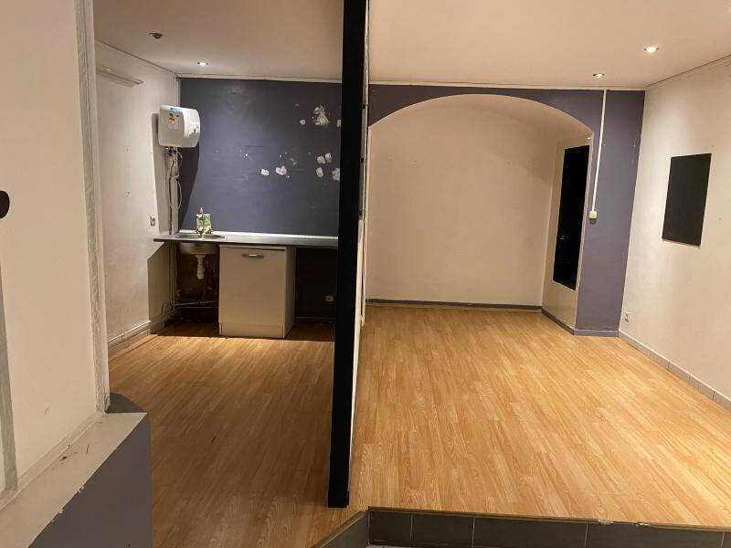 Vente local à Tournon-sur-Rhône 07300 50 000 €