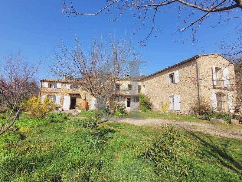 Vente maison 12 pièces 272 m² à Grignan 26230