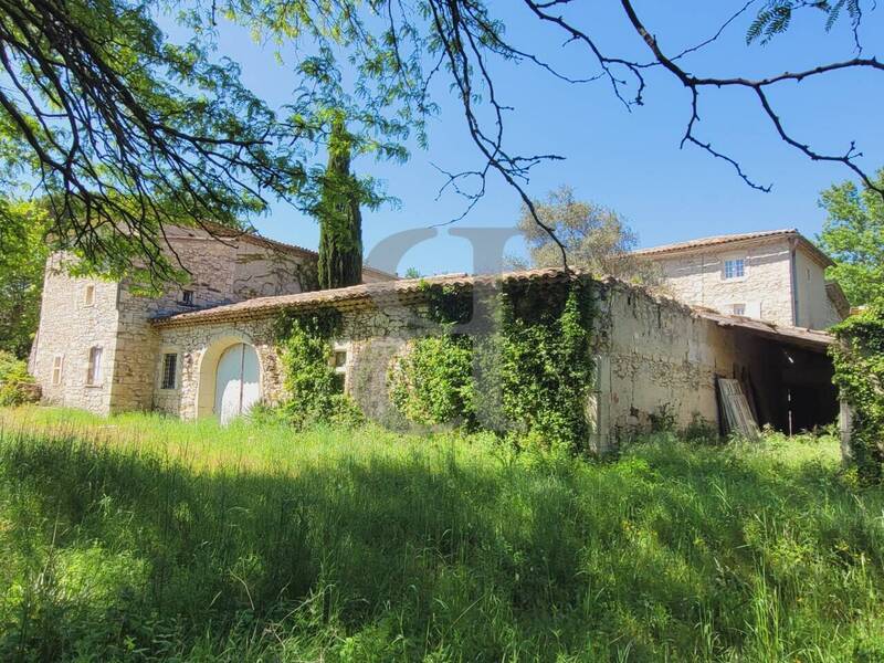 Vente maison 20 pièces 600 m² à Grignan 26230