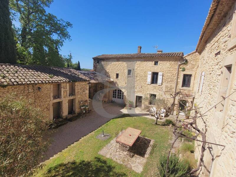 Vente maison 16 pièces 324 m² à Grignan 26230