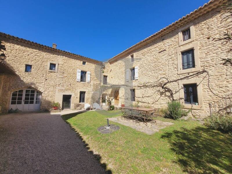 Vente maison 16 pièces 324 m² à Grignan 26230