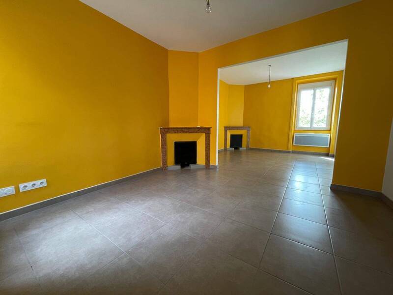 Location local à Saint-Didier-sous-Aubenas 07200 826 €