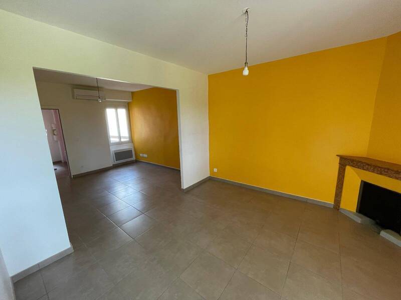 Location local à Saint-Didier-sous-Aubenas 07200 826 €