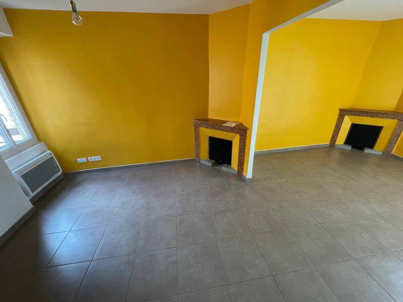 Location local à Saint-Didier-sous-Aubenas 07200 826 €