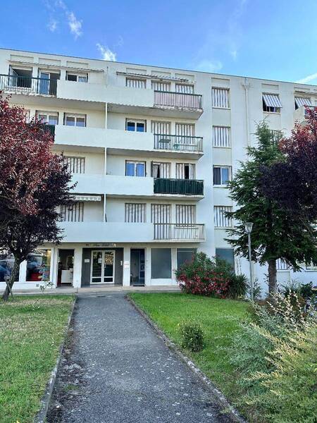 Location local à Annonay 07100 680 €