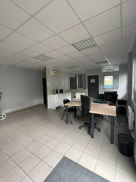 Location local à Valence 26000 27 600 €