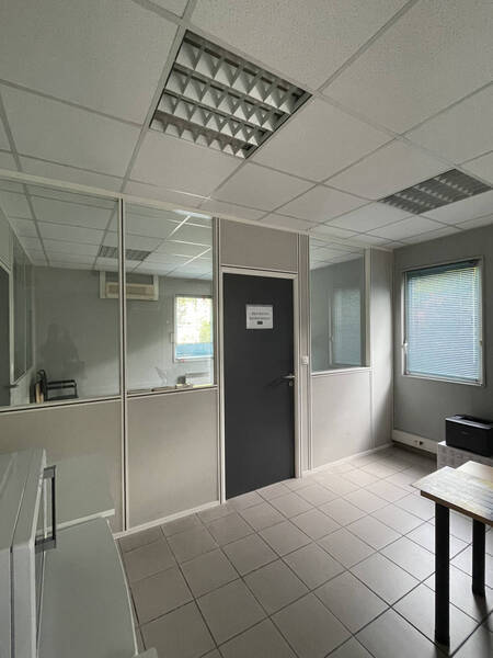 Location local à Valence 26000 27 600 €