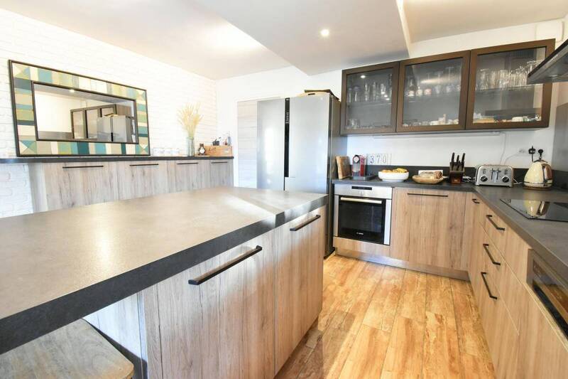 Vente maison 5 pièces 210 m² à La Roche-de-Glun 26600