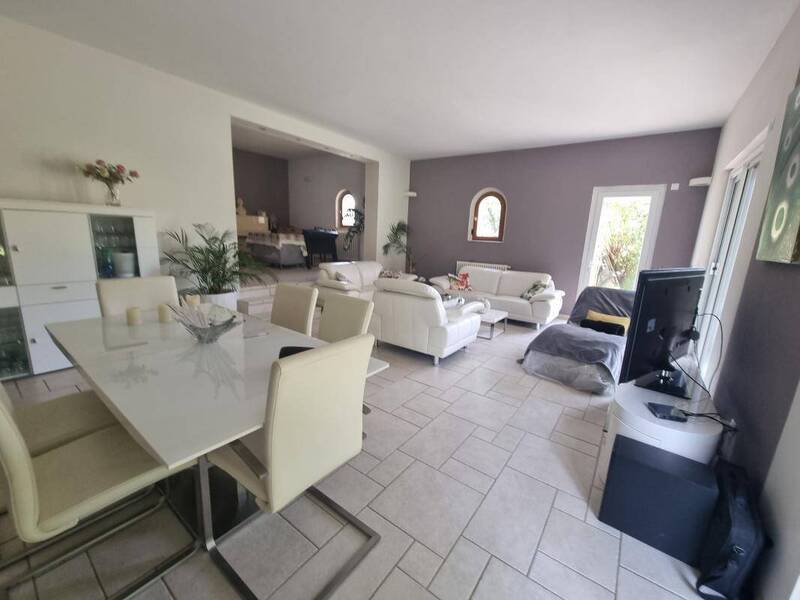 Vente maison 8 pièces 326 m² à Montélimar 26200