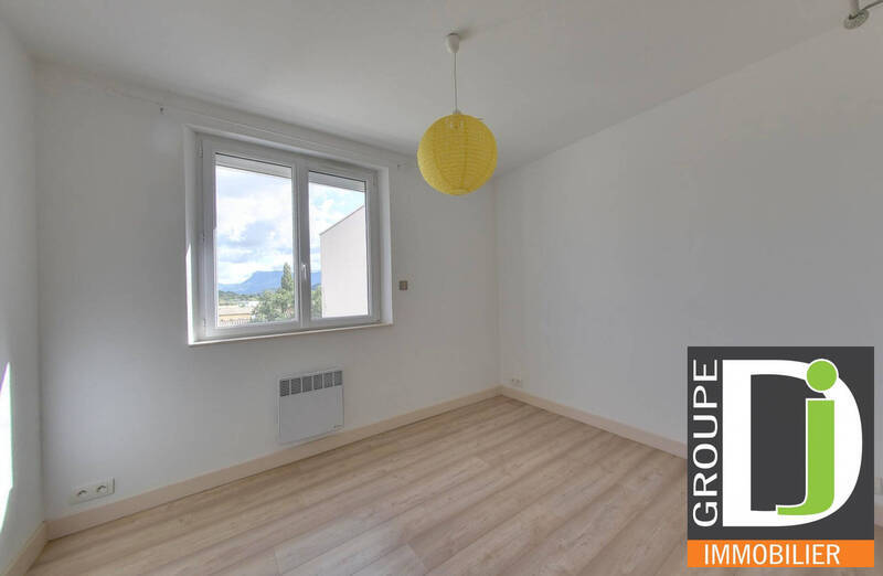 Vente appartement 4 pièces 73 m² à Crest 26400