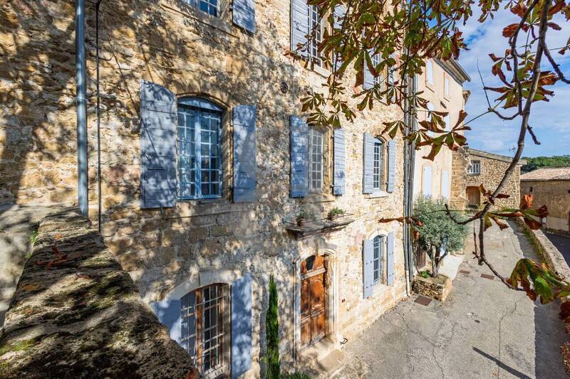 Vente maison 9 pièces 326 m² à Grignan 26230