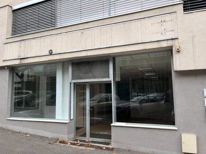 Location local à Annonay 07100 830 €