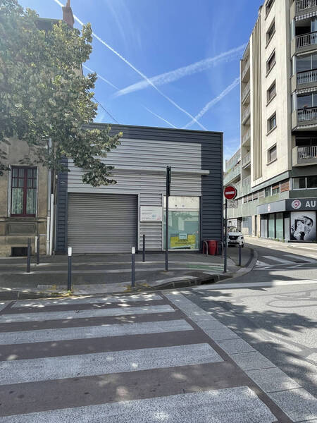 Location local à Valence 26000 4 300 €