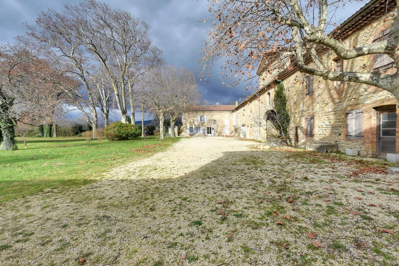 Vente maison 15 pièces 360 m² à Étoile-sur-Rhône 26800