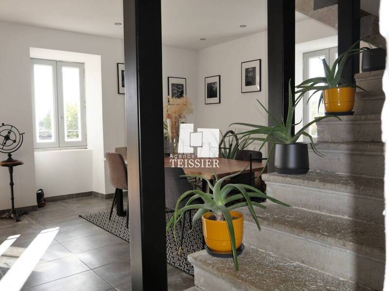 Vente maison 7 pièces 205 m² à Les Vans 07140