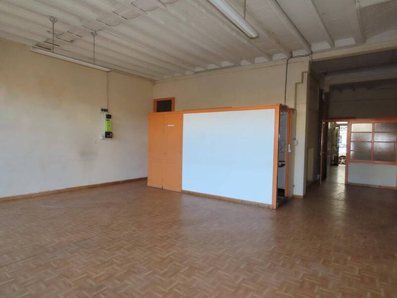 Vente local à Annonay 07100 65 000 €