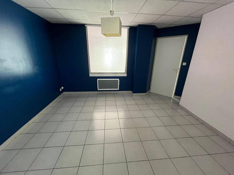 Location local à Annonay 07100 670 €