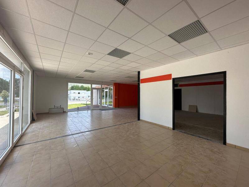 Location local à Saint-Clair 07430 1 998 €