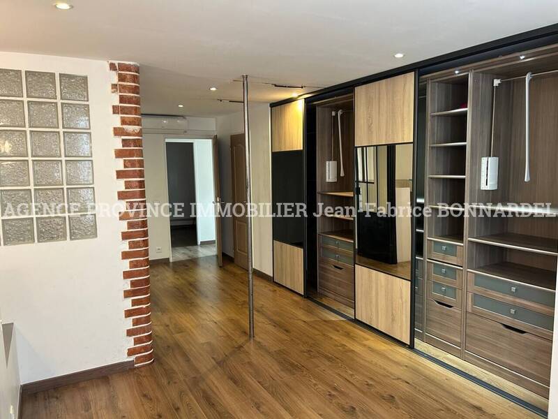 Vente maison 11 pièces 201 m² à Valréas 84600