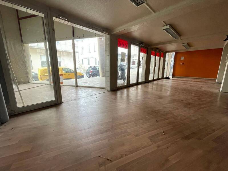 Vente local à Aubenas 07200 150 000 €