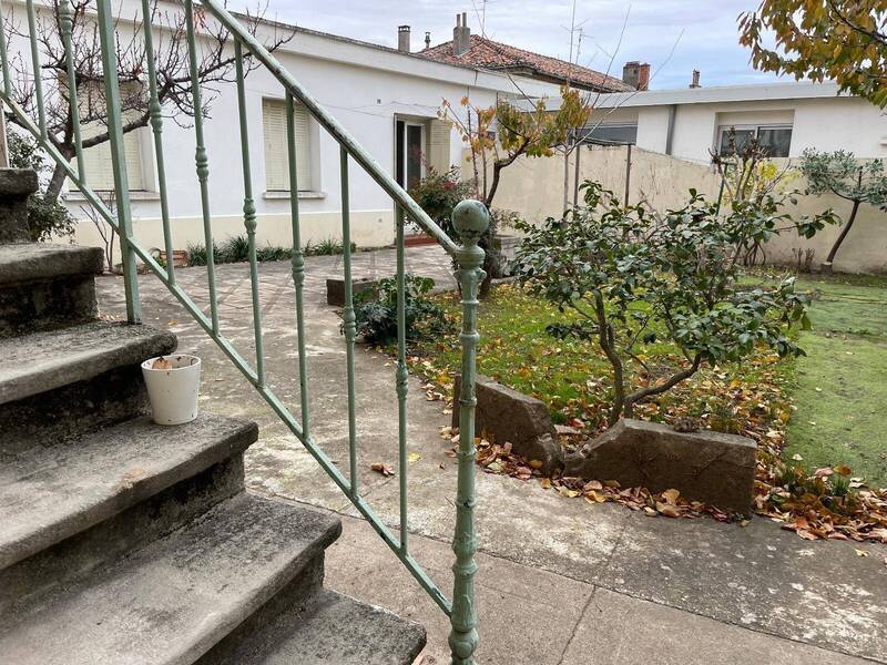 Vente maison 13 pièces 512 m² à Aubenas 07200