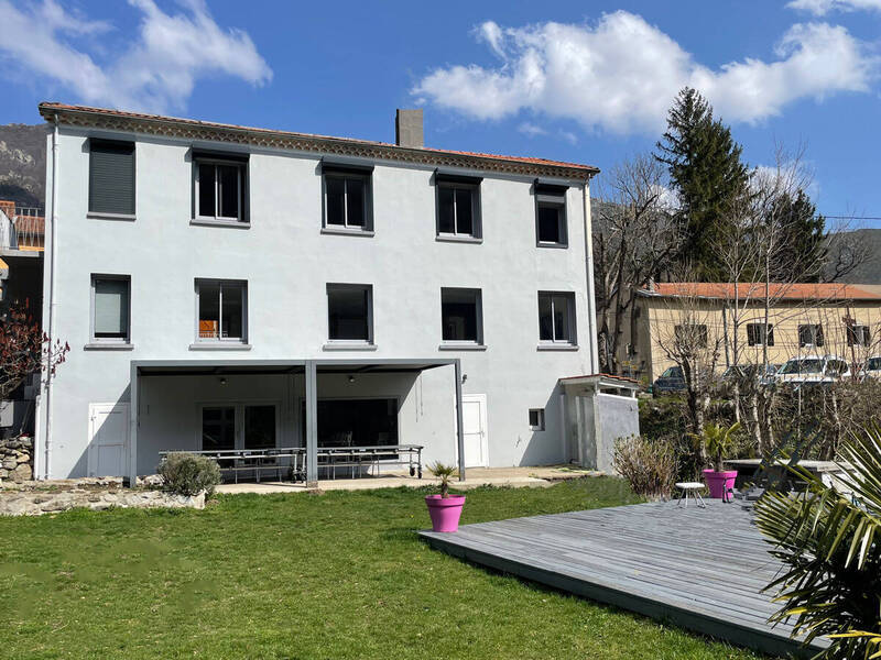 Vente maison 9 pièces 232 m² à Valgorge 07110