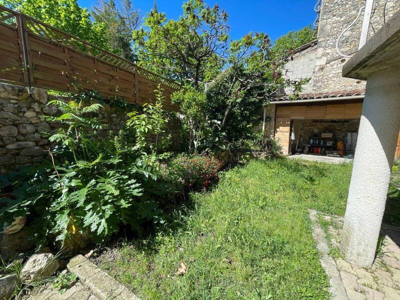 Vente maison 9 pièces 225 m² à Les Granges-Gontardes 26290