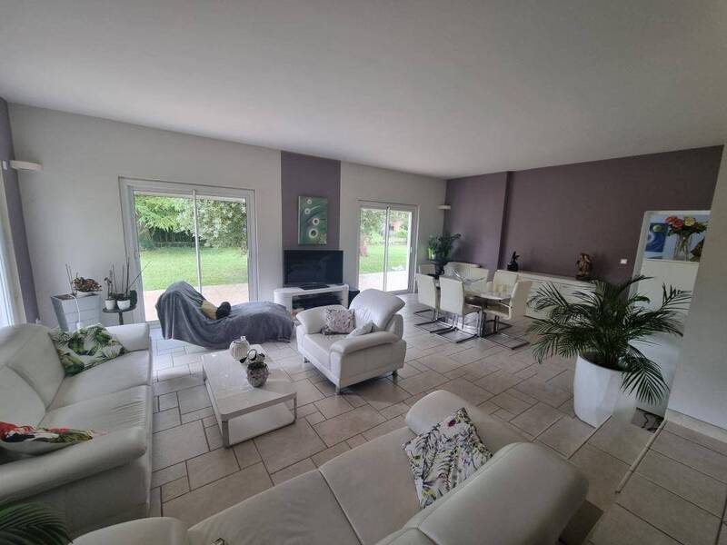 Vente maison 8 pièces 326 m² à Montélimar 26200