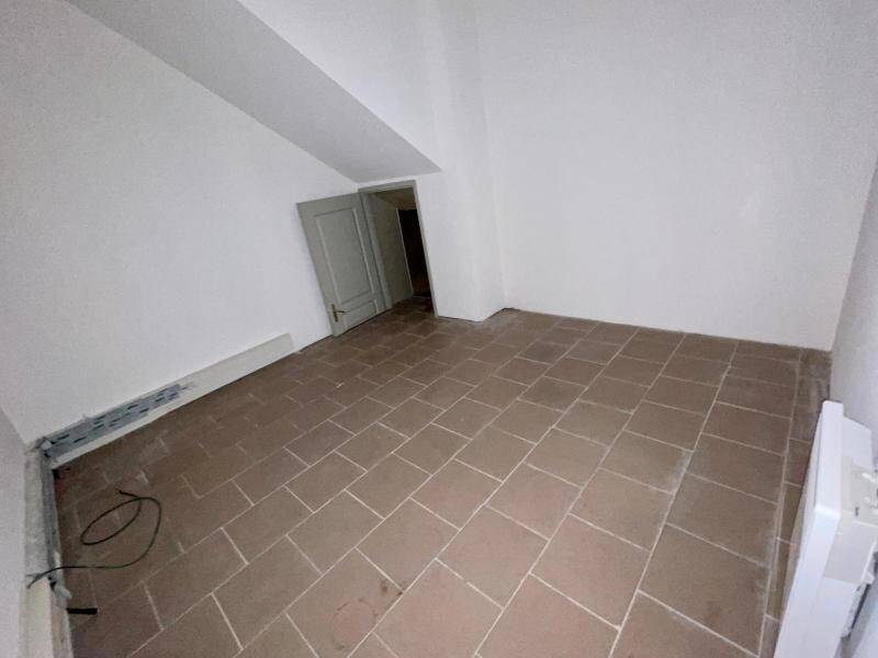 Location local à Aubenas 07200 1 500 €