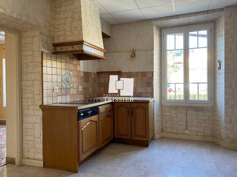 Vente maison 8 pièces 150 m² à Saint-Paul-le-Jeune 07460