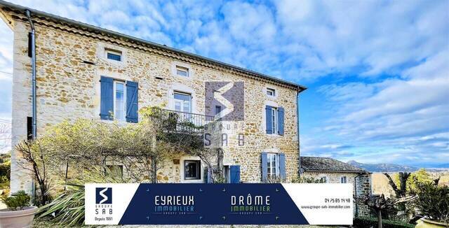 Vente Maison 20 pièces 720 m² Vallon-Pont-d'Arc 07150