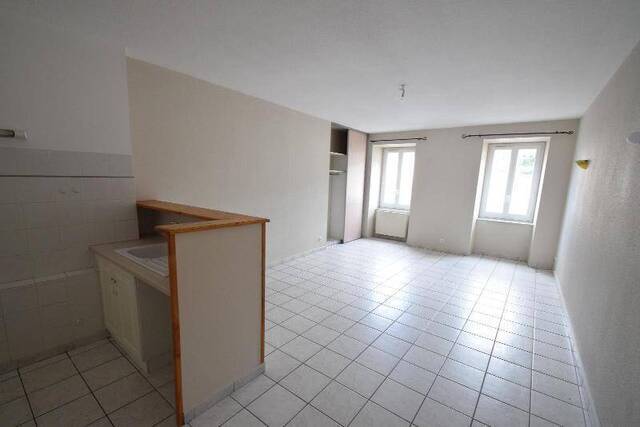 Location Appartement 4 pièces 85 m² Vals-les-Bains 07600
