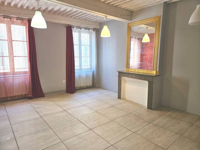 Location Appartement 4 pièces 109 m² Tournon-sur-Rhône 07300