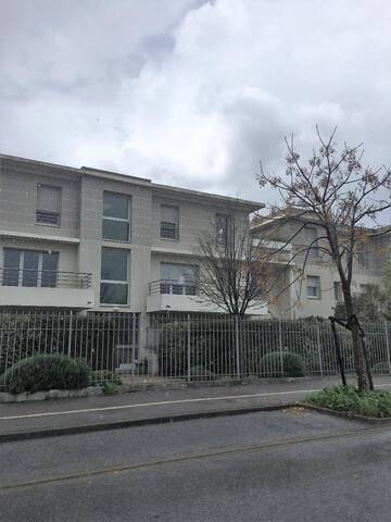 Location Appartement 2 pièces 45 m² Bourg-lès-Valence 26500