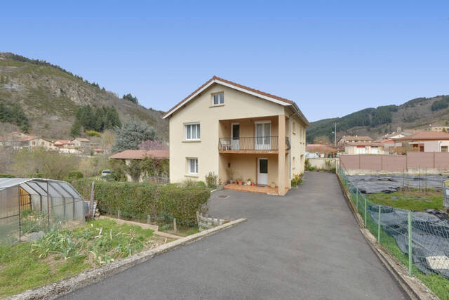 Vente Maison 6 pièces 126 m² Saint-Martin-de-Valamas 07310