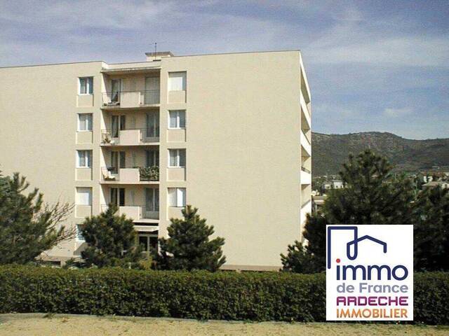 Location Appartement 5 pièces 100 m² Privas 07000