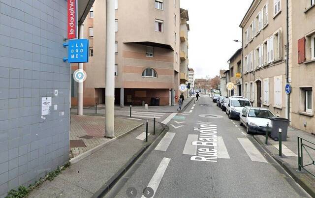 Location Parking Valence 26000