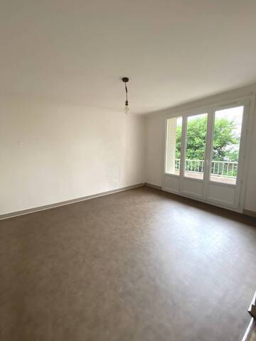 Location Appartement 4 pièces 72 m² Valence 26000