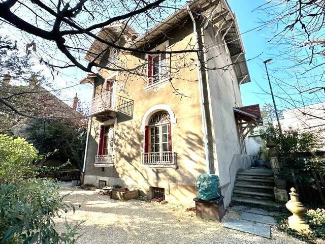 Vente Maison 9 pièces 235 m² Romans-sur-Isère 26100