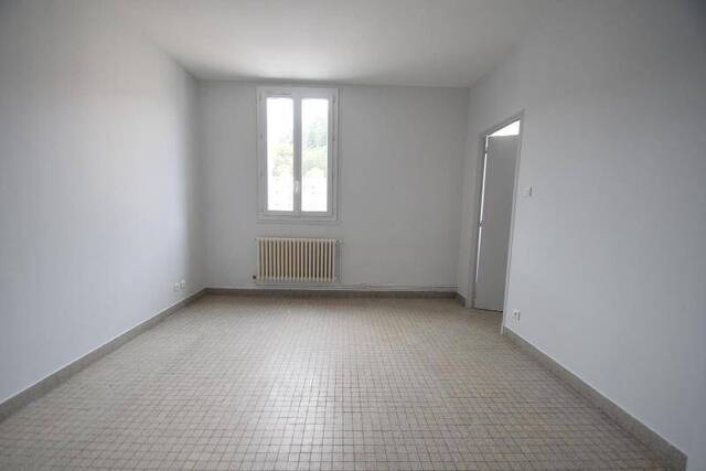 Location Appartement 4 pièces 70 m² Vals-les-Bains 07600