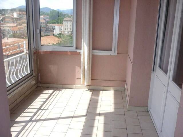 Location Appartement 2 pièces 64 m² Aubenas 07200