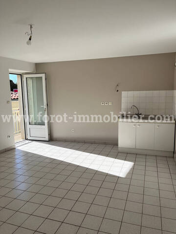 Location Appartement 2 pièces 38 m² Saint-Barthélemy-Grozon 07270