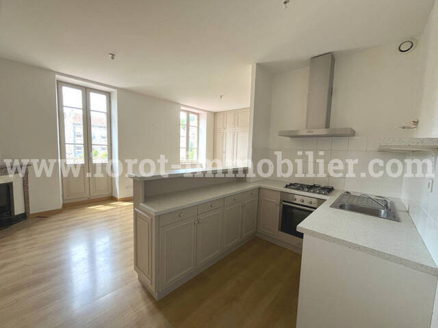 Location Appartement 4 pièces 67 m² Le Cheylard 07160