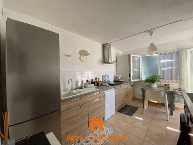 Location Appartement 3 pièces 77 m² Montélimar 26200