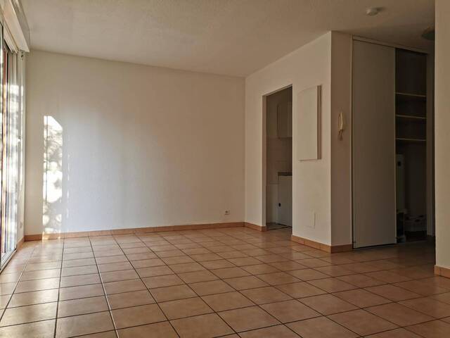 Location Appartement 1 pièce 30 m² Aubenas 07200