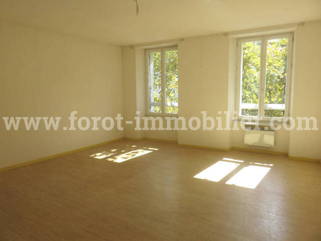 Location Appartement 81 m² Lamastre 07270