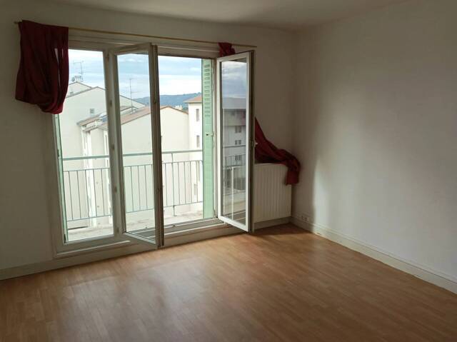 Location Appartement 3 pièces 59 m² Guilherand-Granges 07500