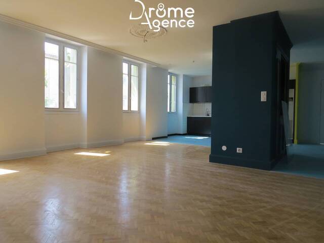 Location Appartement 5 pièces 116 m² Saint-Marcel-lès-Valence 26320