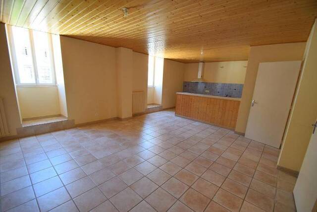 Location Appartement 3 pièces 106 m² Vogüé 07200